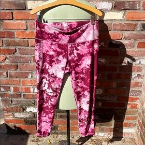 Under Armor Womens Pink Tie-Dye Leggings size Xl